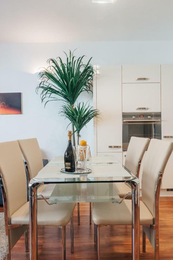 Nobless Apartment Brno Esterno foto